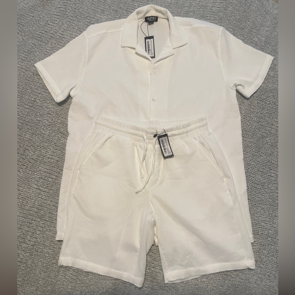 Boohoo MAN White Pleated Shirt and Shorts Set